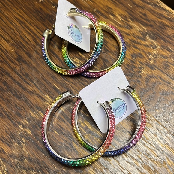 🏷️ Rainbow Crystal Hoops Gold or Silver - Picture 1 of 4